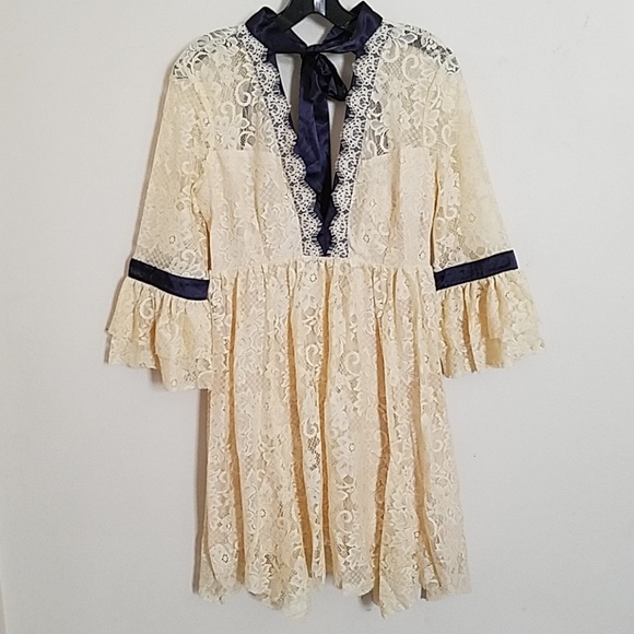 Free People Dresses & Skirts - Gorgeous Free People Lace Dress🌹